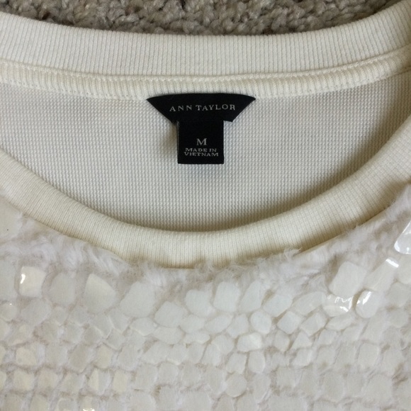 Ann Taylor Sweater Ivory Pullover Size M Long Sleeves - Picture 3 of 8
